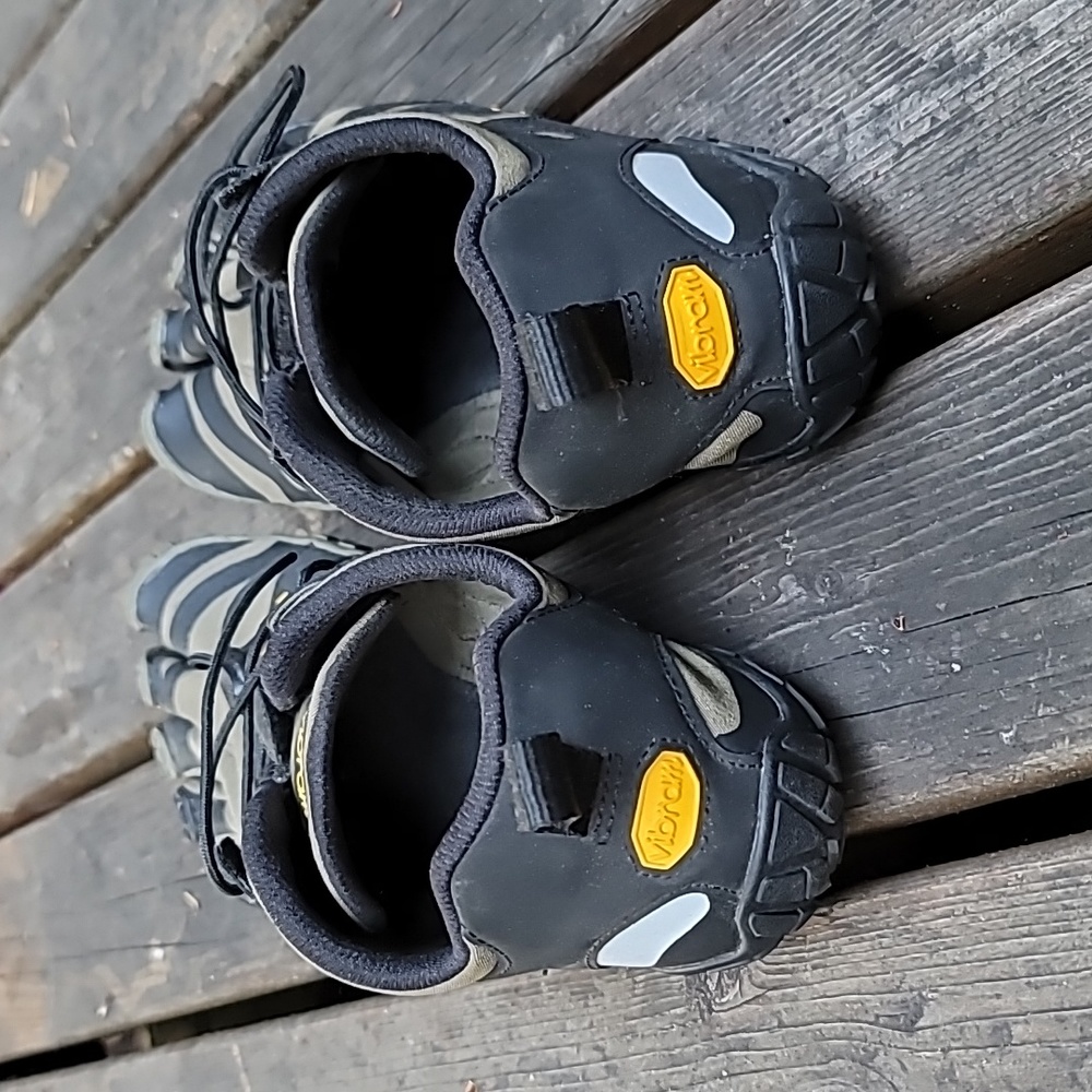Shoes - Picture 3 of 4
